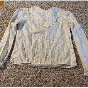 Vintage breakout for kids size 6 cream Top